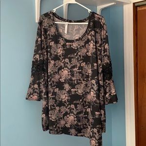 Blouse black & pink paisley